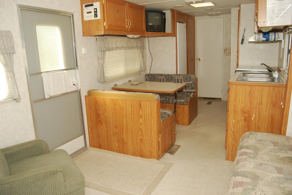 Crescent Bar Camping Resort Studio Cabin 1 Trinidad Exteriér fotografie