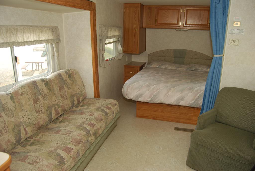 Crescent Bar Camping Resort Studio Cabin 1 Trinidad Exteriér fotografie